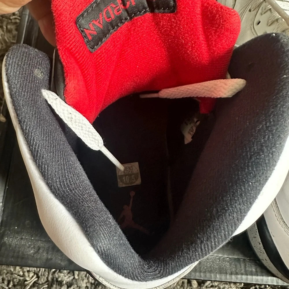 Jordan 5 Retro White Cement (10.5) - Picture 4 of 9